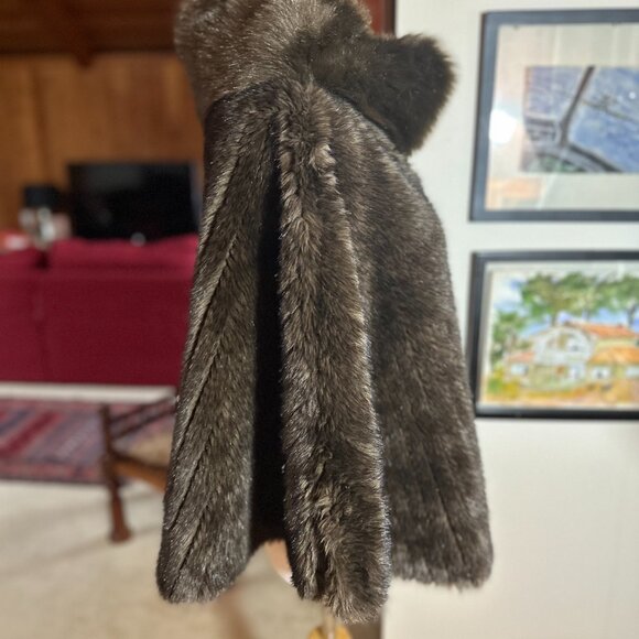 NWT - TERRY LEWIS Brown Faux Fur Turtleneck Poncho – OS - Picture 4 of 8